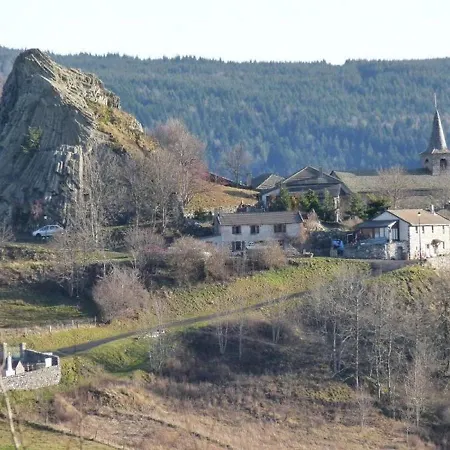 Εξοχικό σπίτι Maison Isolee, Au Coeur Des Volcans, Terrain Clos, Jeux, Confort, Cheminee, Proche Forets Et Villages. - Fr-1-582-285